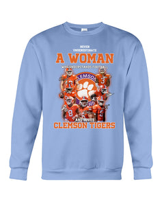 A Woman Loves Clemson Tigers Gift For Fans T-Shirt Sweatshirt