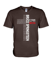 Load image into Gallery viewer, 71 Years Born To Run Bruce Springteen Black T-Shirt Guys V-Neck